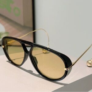 Elegant Black and Gold Aviator Sunglasses